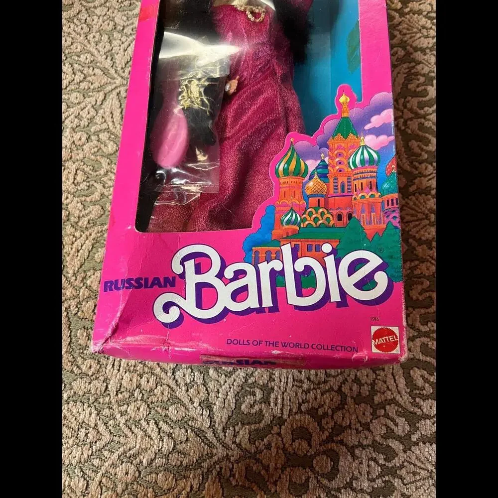 NEW 1988 Dolls of the‎ World Collection RUSSIAN Soviet Union Barbie 12
